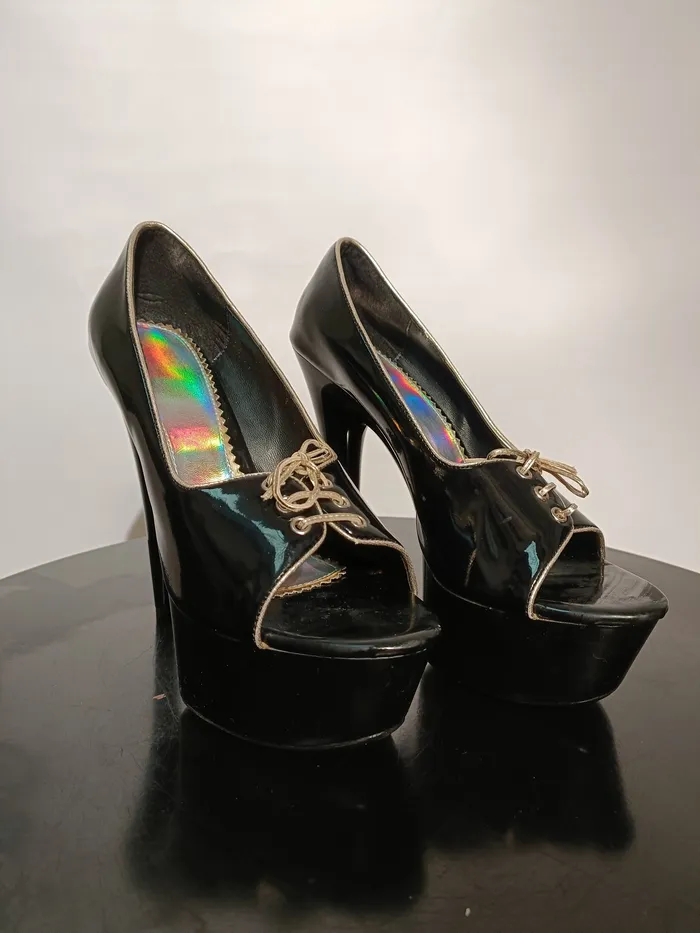 SkinTwocom Teddies And Bodies Clearance Lace Front Platform Shoes Size 6
