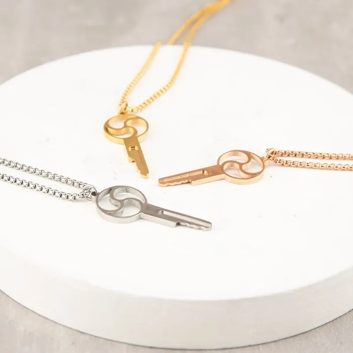 Oxyshop Male Sex Toys Triskelion Chastity Key Necklace Gold Steel